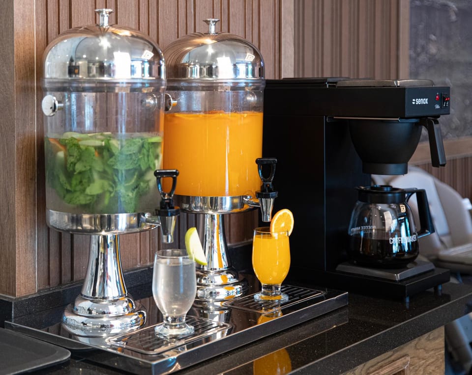 Restaurant/places to eat, Breakfast, Buffet breakfast