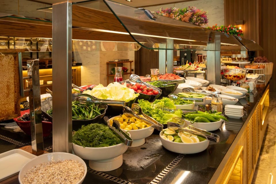 Restaurant/places to eat, Breakfast, Buffet breakfast