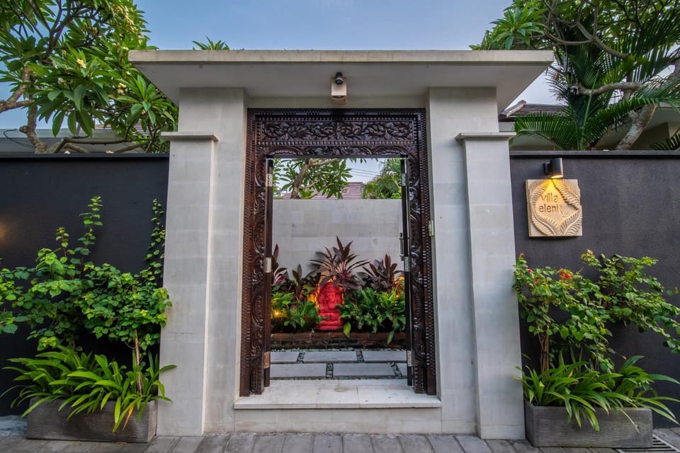 Facade/entrance