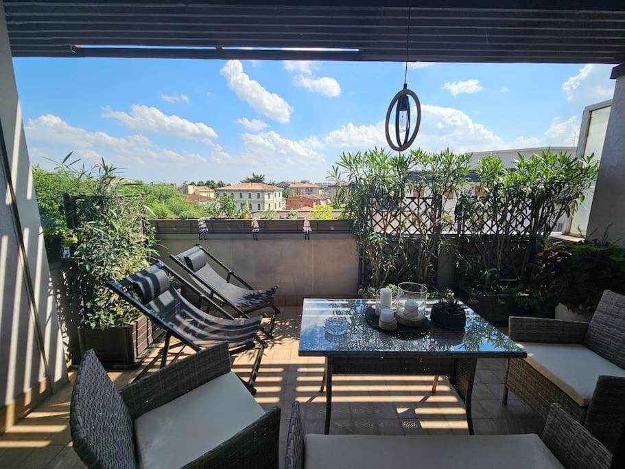 Balcony/Terrace, Dining area