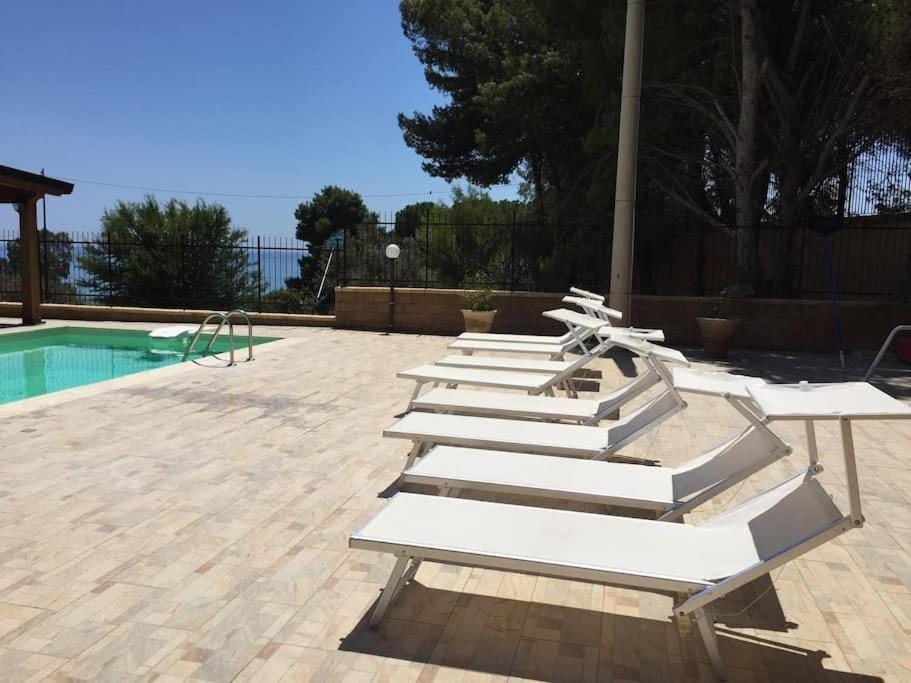 Pool view, Swimming pool, sunbed