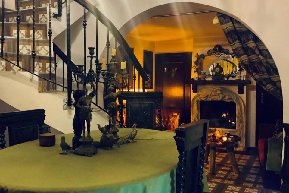 Decorative detail, Seating area, Dining area, furniture, acessibility