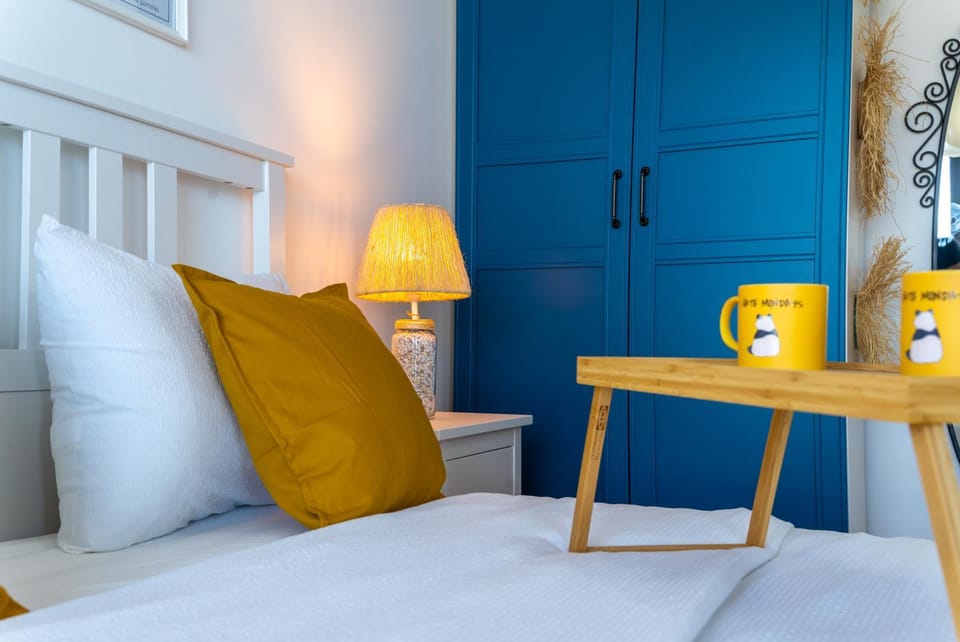 Bed, Bedroom, wardrobe