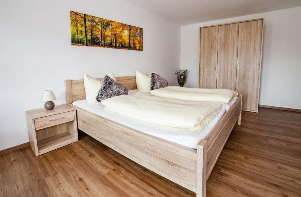 Bed, Photo of the whole room, Bedroom, wardrobe
