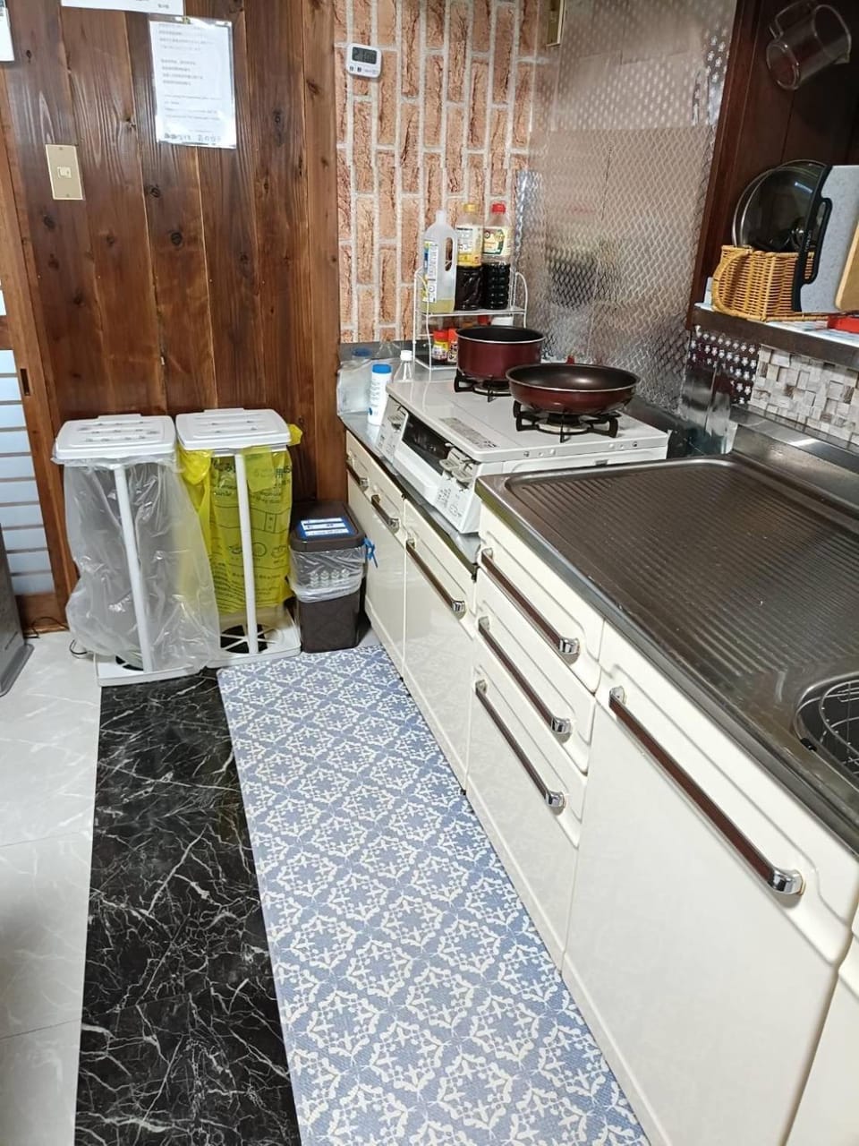 Kitchen or kitchenette, oven, stove