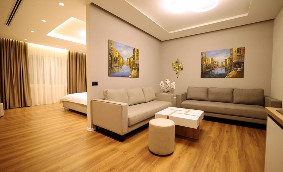 Bed, Kitchen or kitchenette, Living room, Photo of the whole room, Decorative detail, Seating area, Bedroom, Area and facilities, furniture, internet, air conditioner