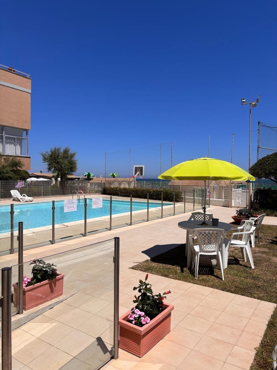 Apartament Mare e Sole z basenem i przy plaży Apartment in Marche