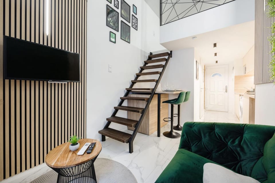 Communal lounge/ TV room, TV and multimedia, Living room