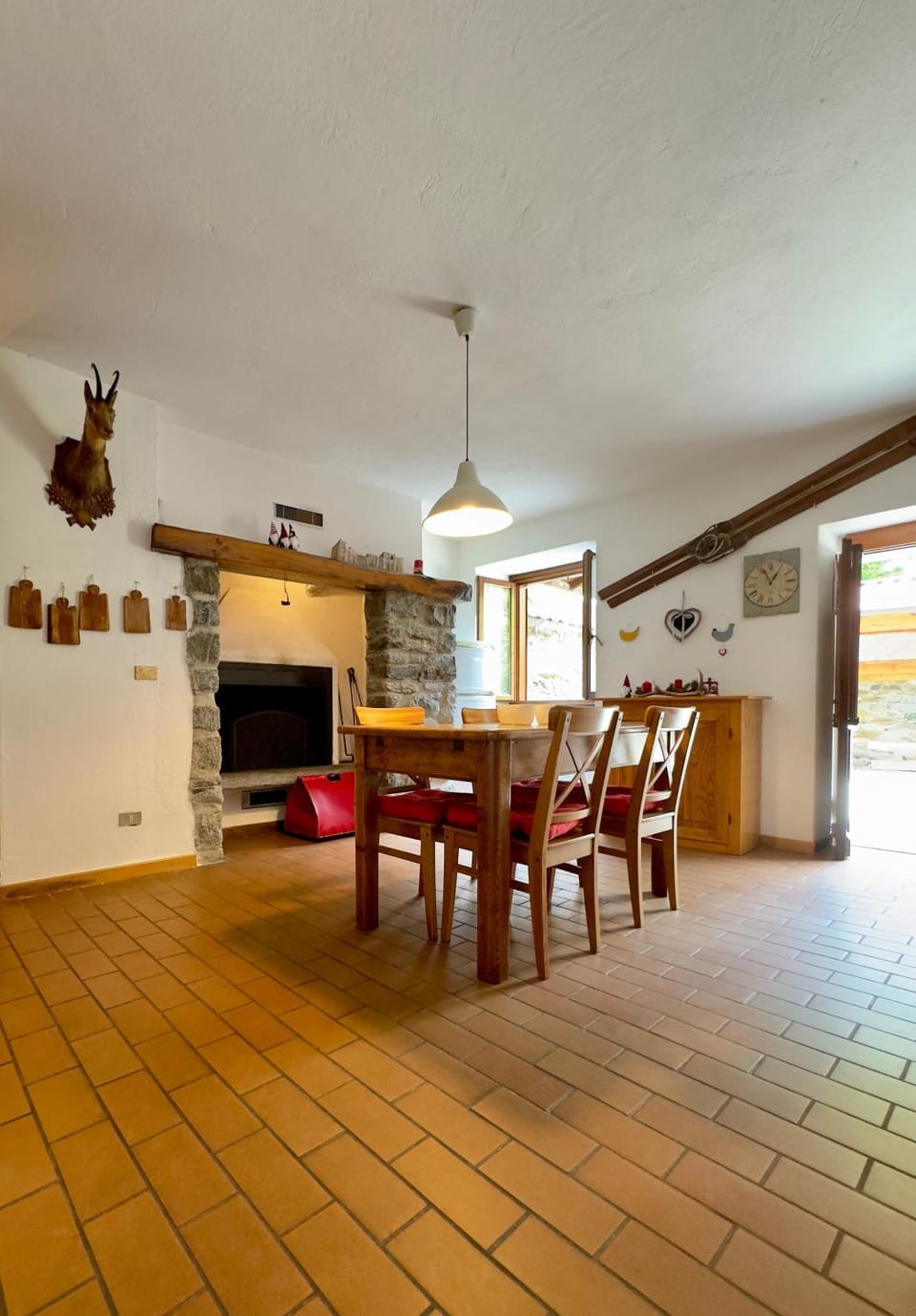 Living room, Dining area