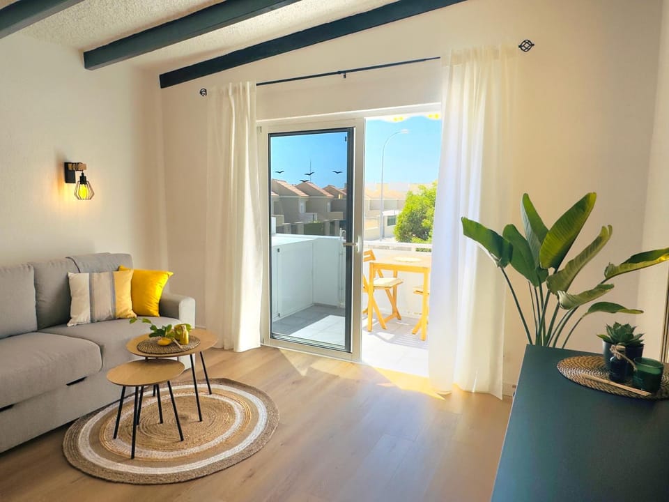 View (from property/room), Balcony/Terrace, Photo of the whole room, Seating area