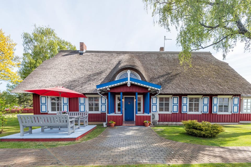 Facade/entrance, View (from property/room), Balcony/Terrace, Photo of the whole room