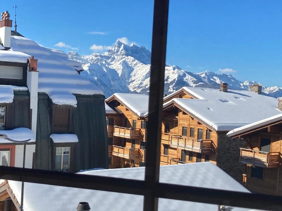 Property building, Mountain view