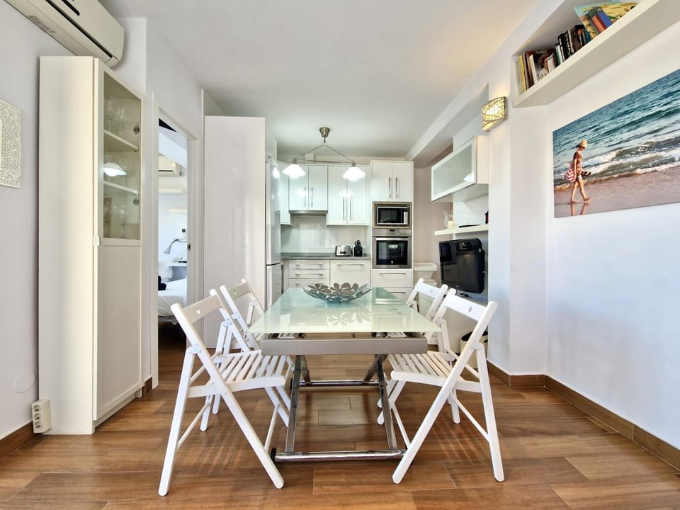 SR Mediterraneo 2BDR Playa de la Carihuela Apartment in Torremolinos
