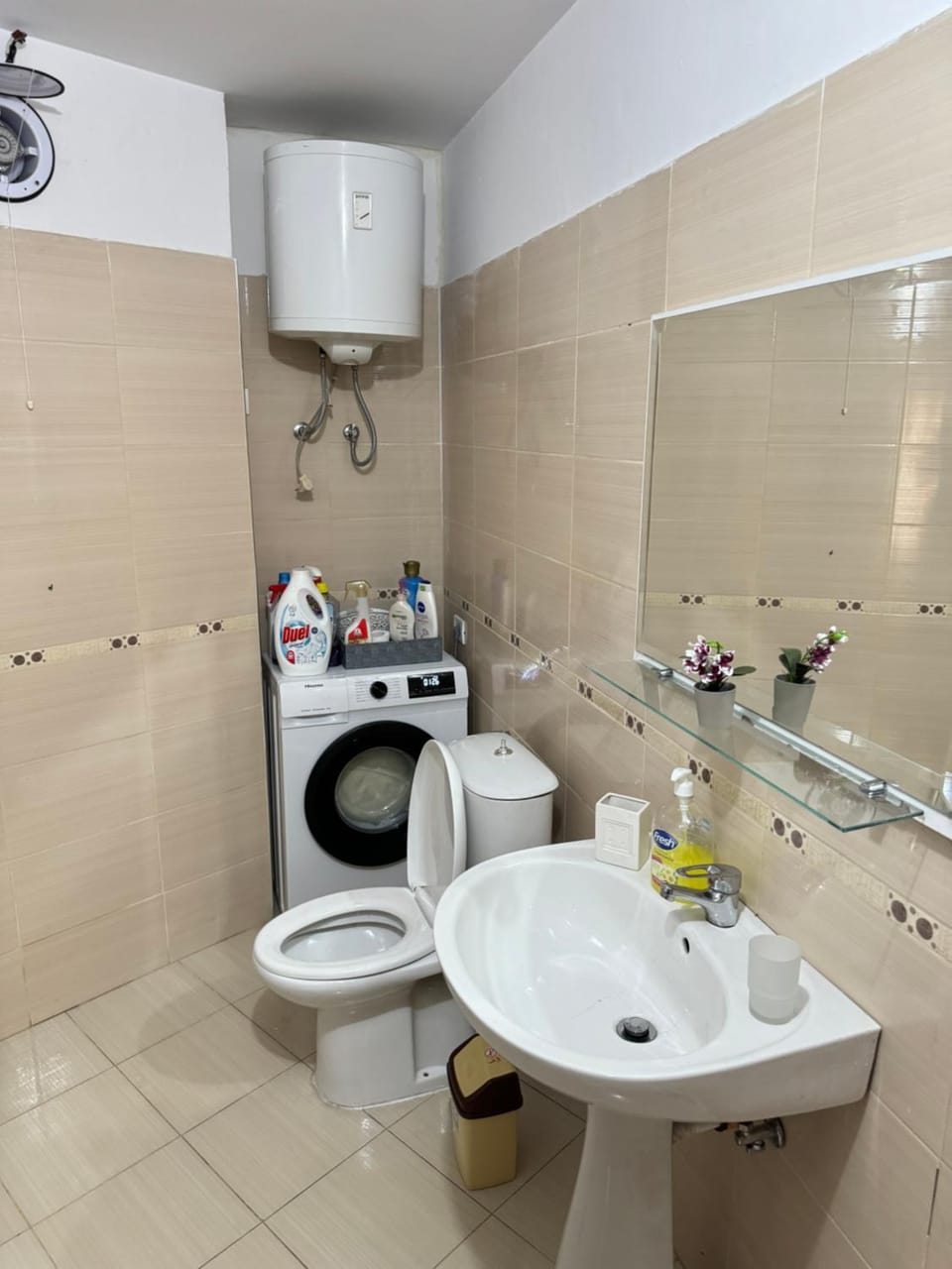 Shower, Toilet, Bathroom, washing machine, dryer