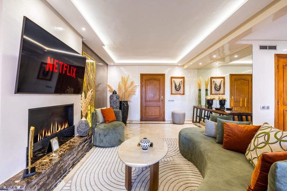Luxury 2-Bedroom Apartment in Hivernage Pool Residence Near Casino Apartment in Marrakesh