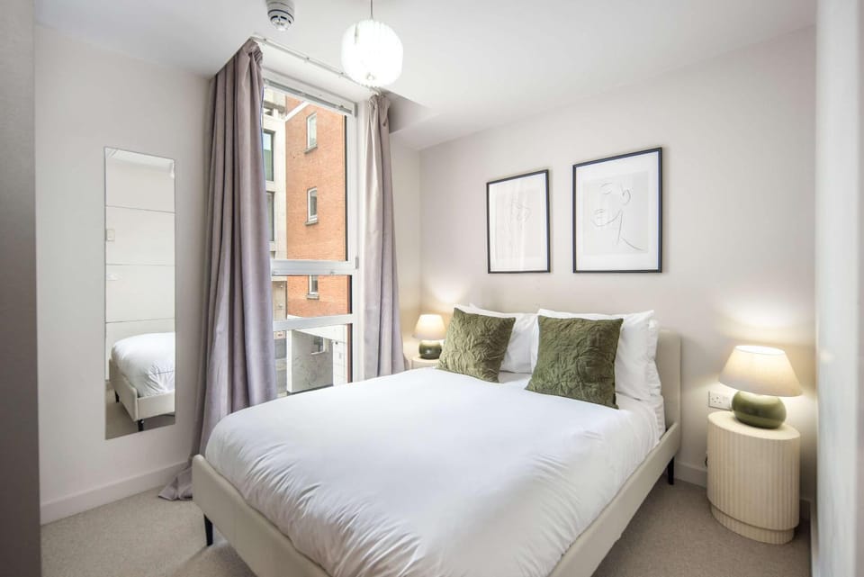 5 Mins Walk to Moorgate, Tranquil City Retreat Apartment in London Borough of Islington