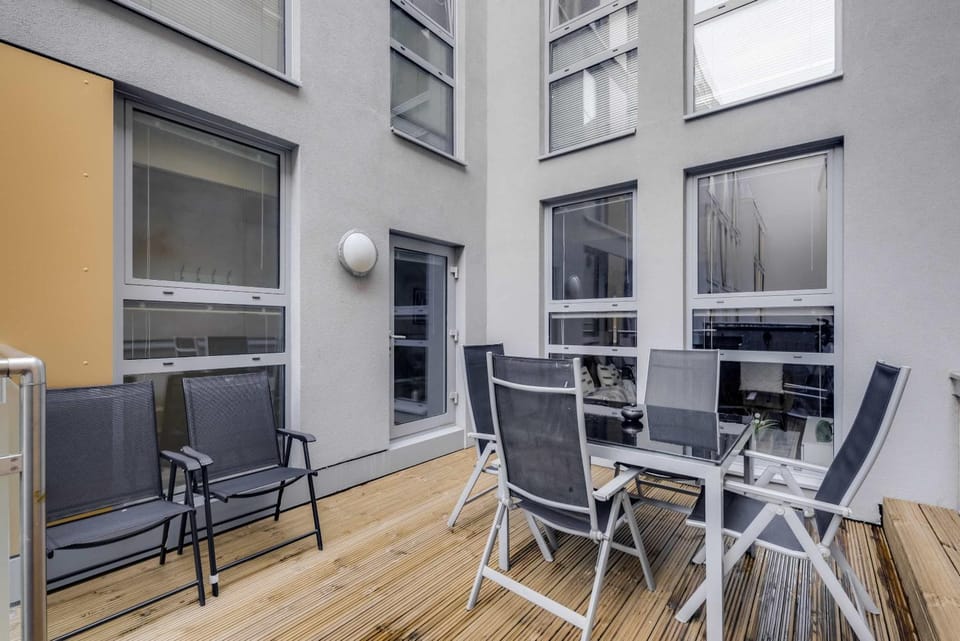5 Mins Walk to Moorgate, Tranquil City Retreat Apartment in London Borough of Islington