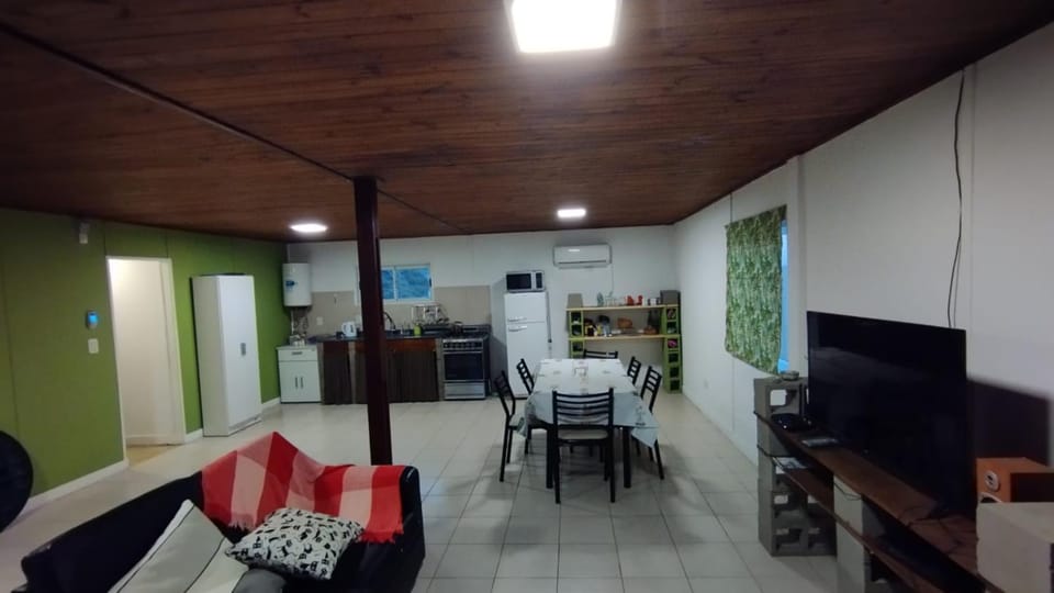 TV and multimedia, Kitchen or kitchenette, Seating area