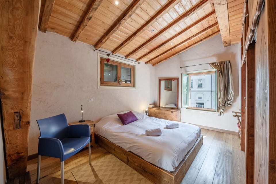 Spacious loft on pedestrian street with views Apartment in Chamonix