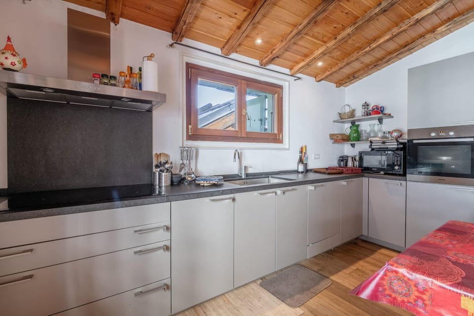 Spacious loft on pedestrian street with views Apartment in Chamonix