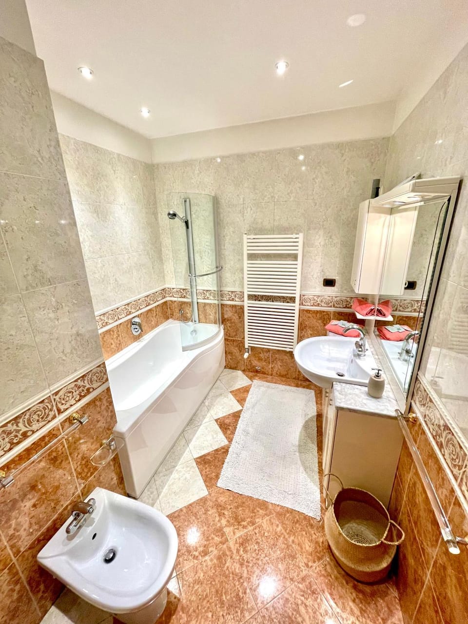 Shower, Bathroom, Bath, towels