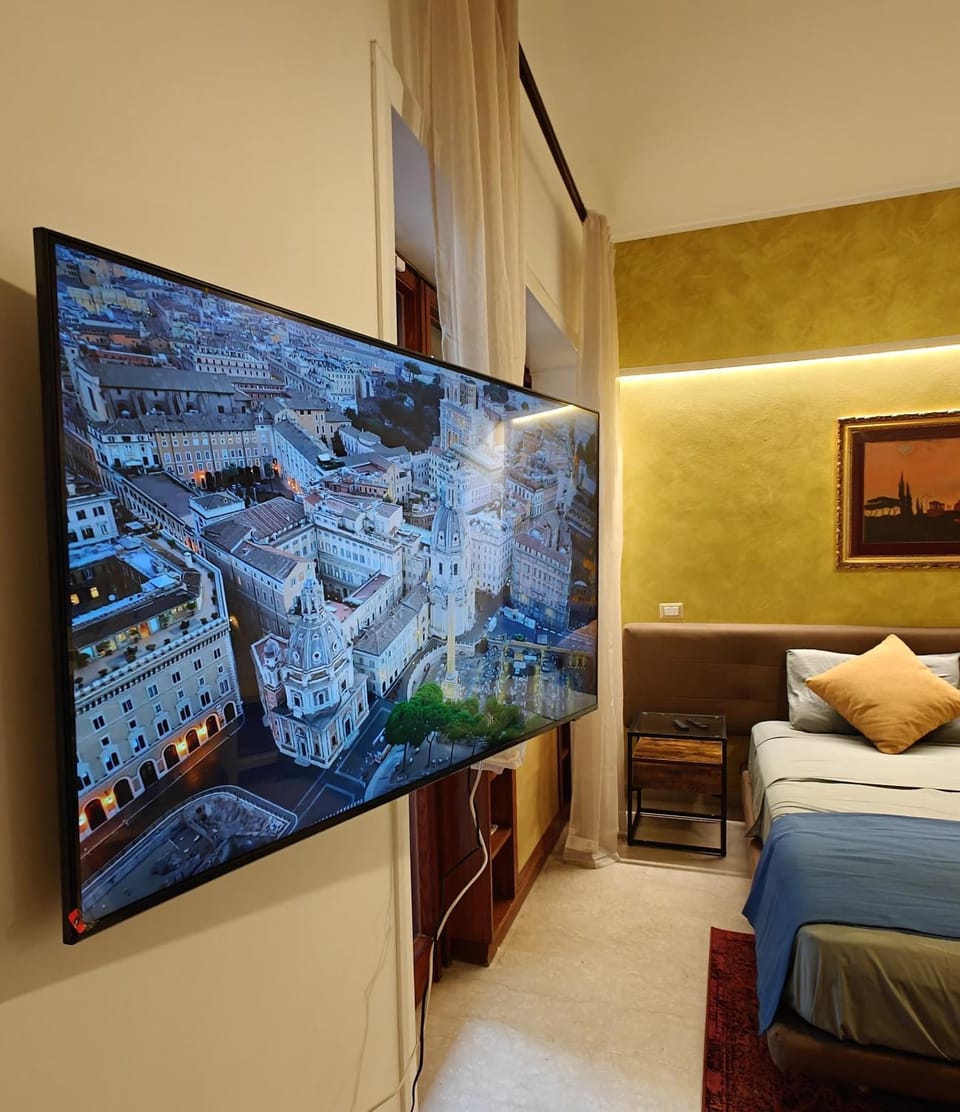 Bed, TV and multimedia, Evening entertainment, Bedroom