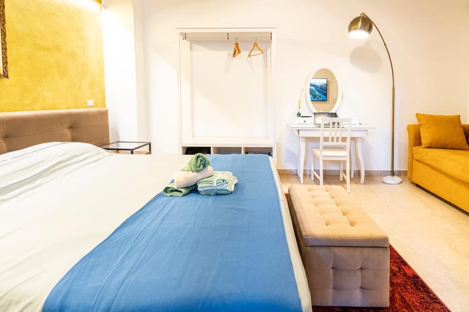 Bed, Bedroom, locker, locker
