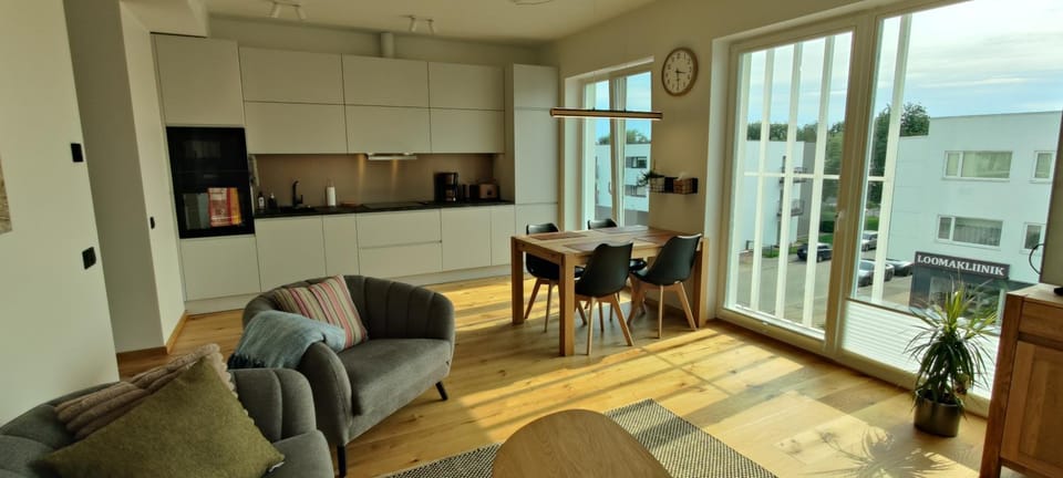 Neighbourhood, Kitchen or kitchenette, Living room, Seating area, Dining area