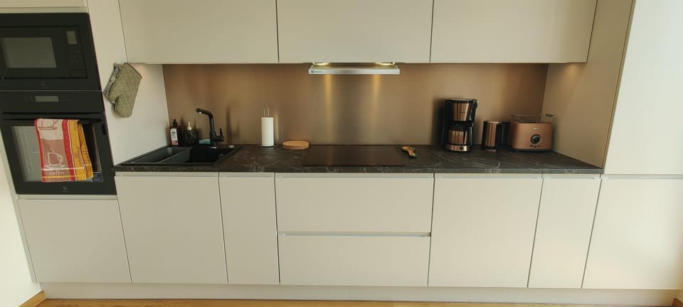 Kitchen or kitchenette, Living room