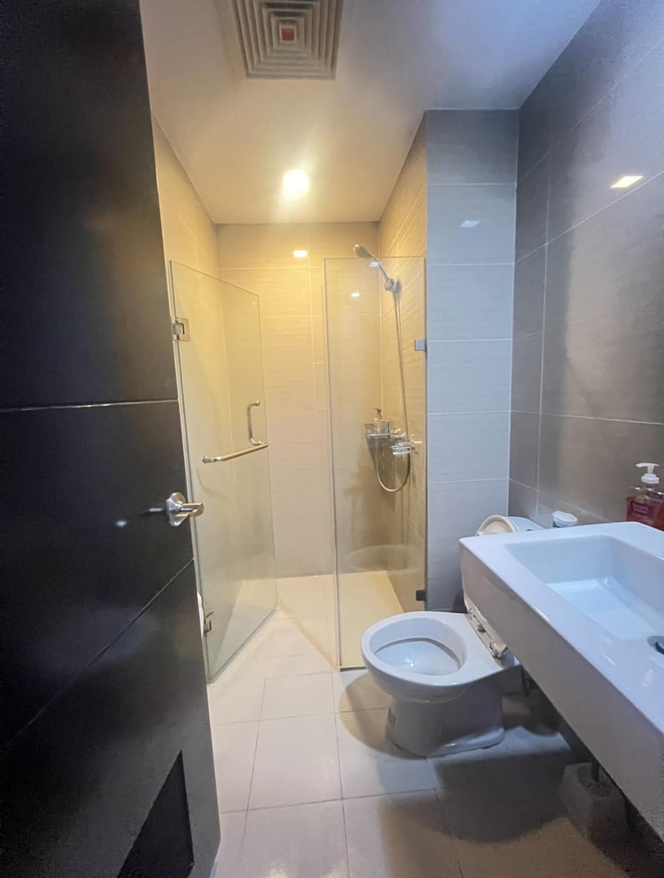 Cozy Condo at Eighty One Newport Blvd across NAIA Terminal 3 Apartment hotel in Pasay