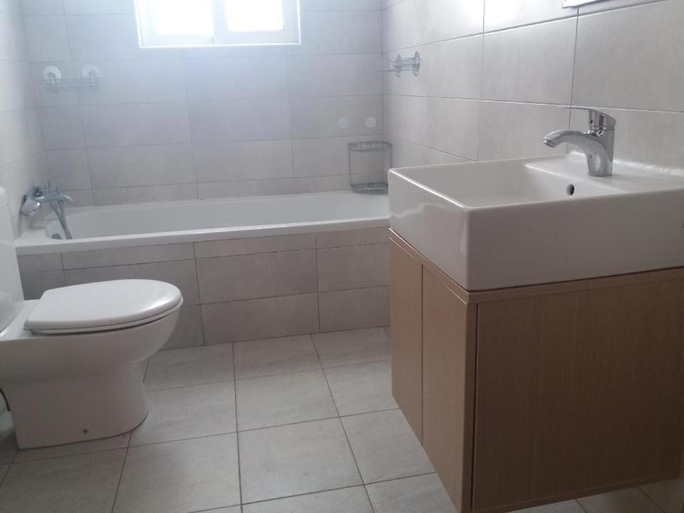 Toilet, Bath