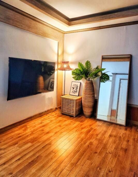 TV and multimedia, Decorative detail