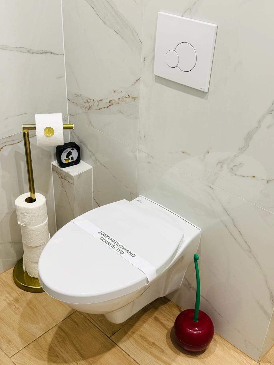 Toilet, Bathroom, towels