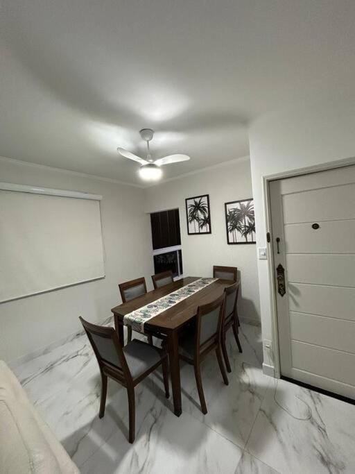 PREDIO FRENTE PRA PRAIA, COM VISTA LATERAL MAR, Apto 202 Apartment in State of São Paulo
