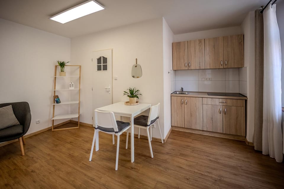 Kitchen or kitchenette, Seating area, Dining area
