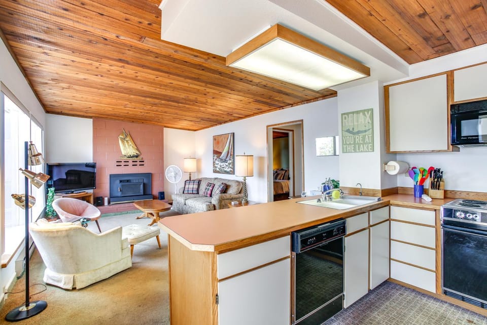 Coeur d'Alene, Idaho Lake House w/Beautiful Views! House in Kootenai County