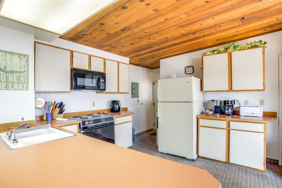 Coeur d'Alene, Idaho Lake House w/Beautiful Views! House in Kootenai County