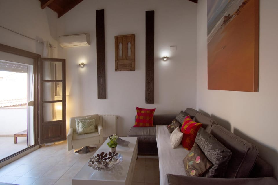Living room, Seating area, heating, heating, air conditioner, air conditioner