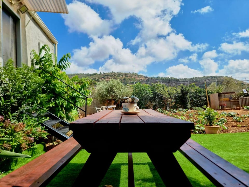 Property building, Natural landscape, Garden, Dining area, Garden view, Inner courtyard view