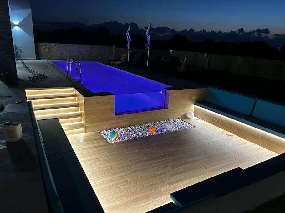 Swimming pool