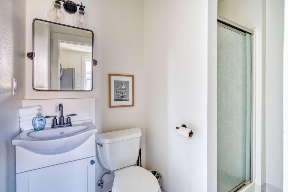 Stay Portland - La Casa Burnside - Local Eateries - Shops - Bars Apartment in Portland