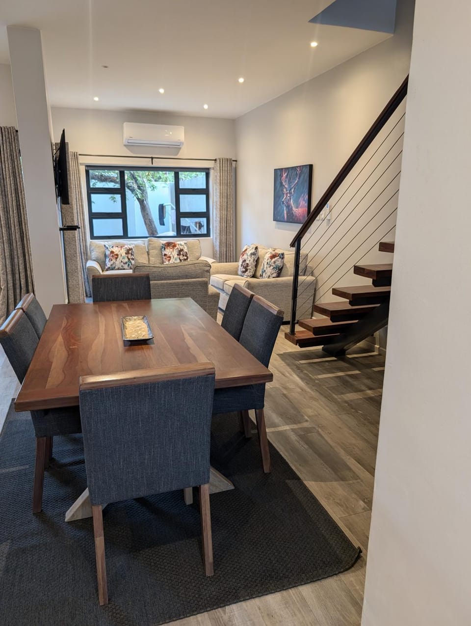 Living room, Seating area, Dining area