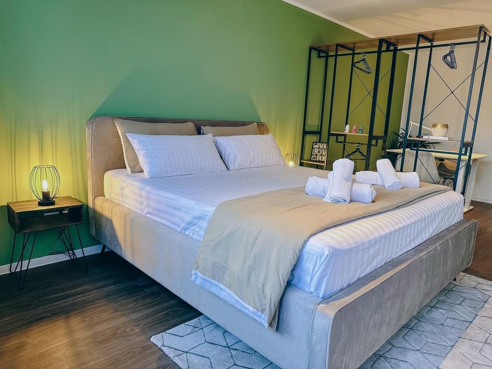 Bed, Bedroom