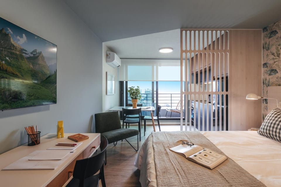 Living room, Photo of the whole room, Seating area