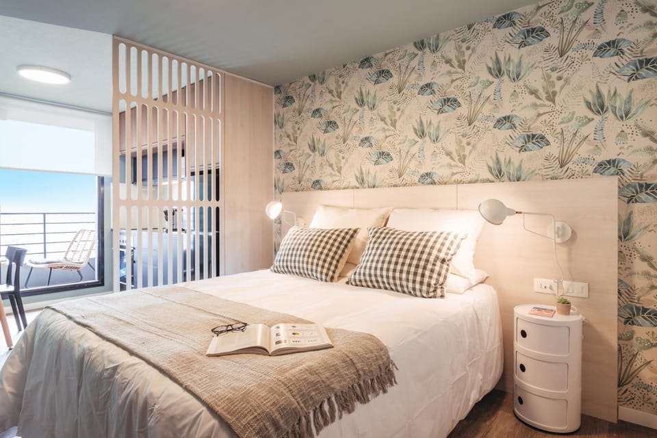 Photo of the whole room, Bedroom