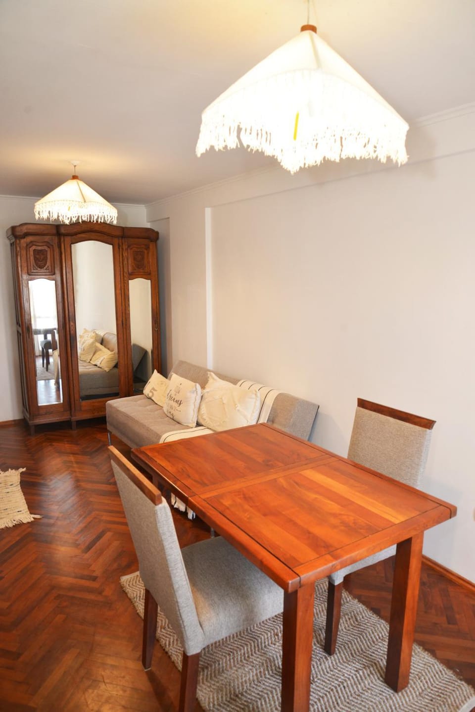 Living room, Seating area, Dining area