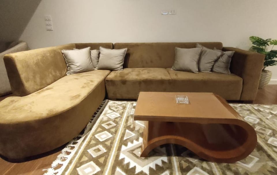 luxurious Downtown House near airport and Malls Apartment in Cairo Governorate