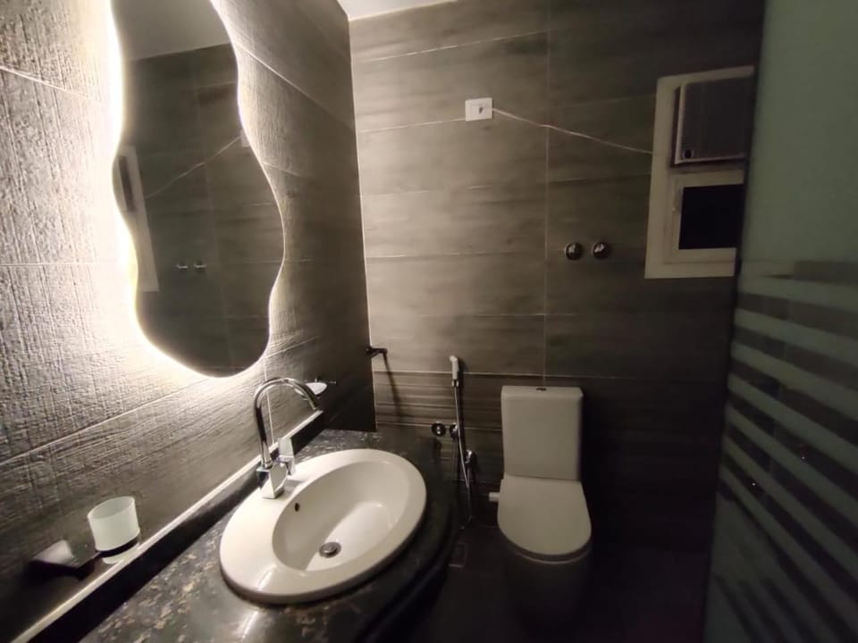 luxurious Downtown House near airport and Malls Apartment in Cairo Governorate