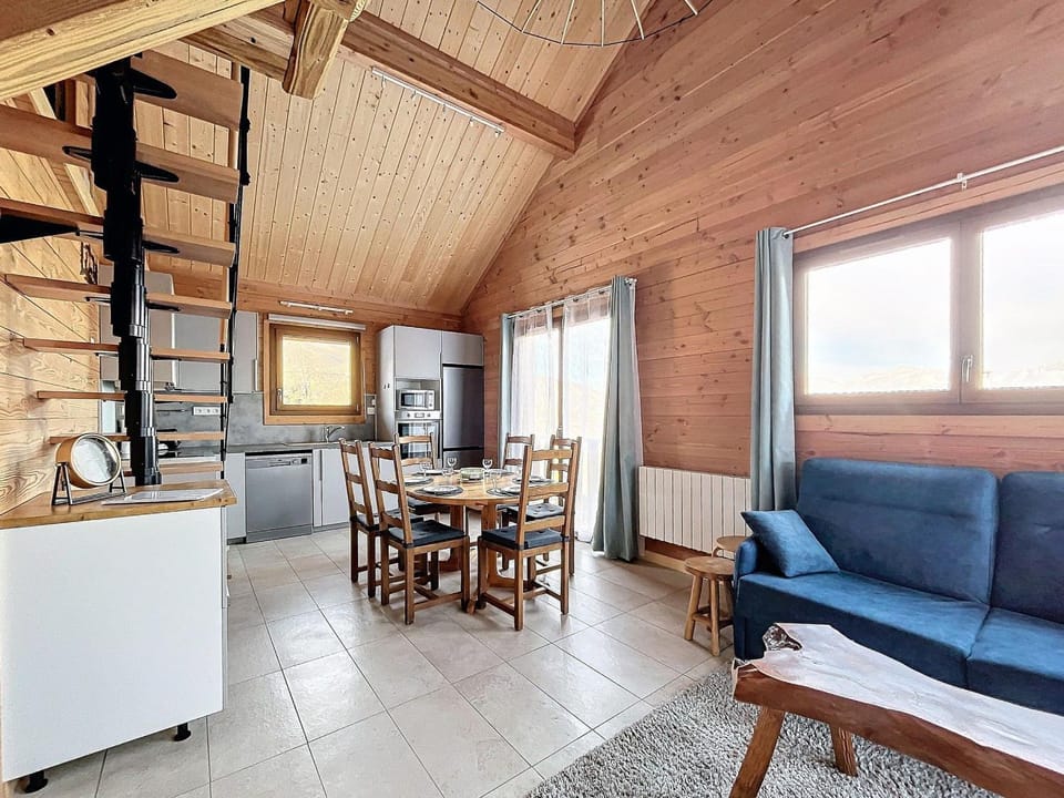 Chalet confort 6 pers. avec parking et wifi au Corbier - FR-1-267-297 Apartment in Villarembert