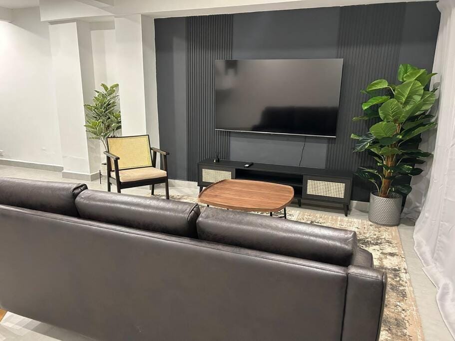 Communal lounge/ TV room, Living room, Seating area